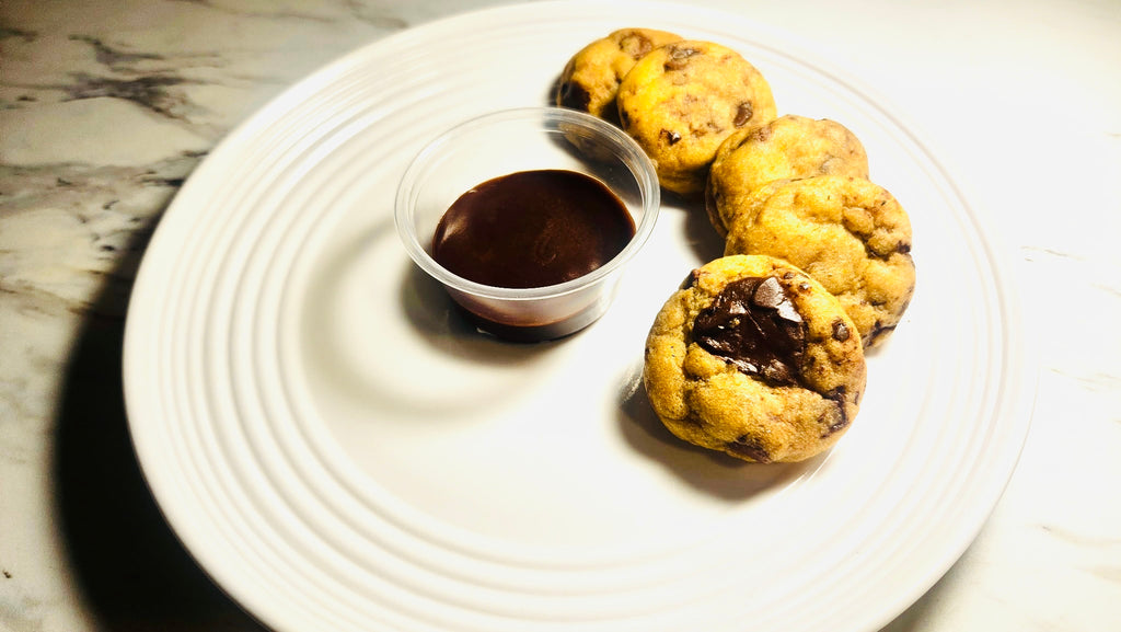 Glazé Cookie Dunkers (Mini Chocolate Chunk Cookies  + Frosting)